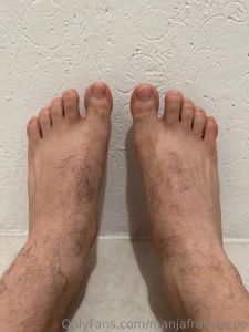 Me hab an estado pidiendo fotos de mis pies y pues aqu se las dejo