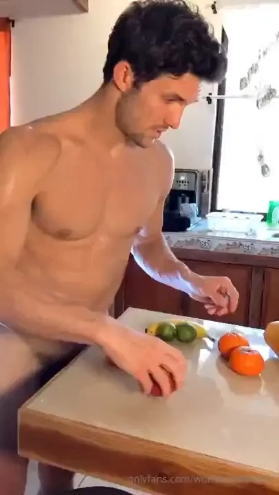 Your sexy nude nutrition coach here with more helpful nutrition tips 