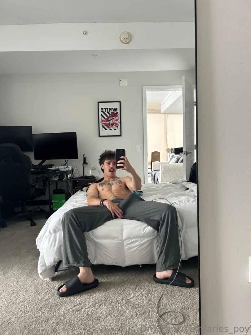 Who wants to see my morning wood 