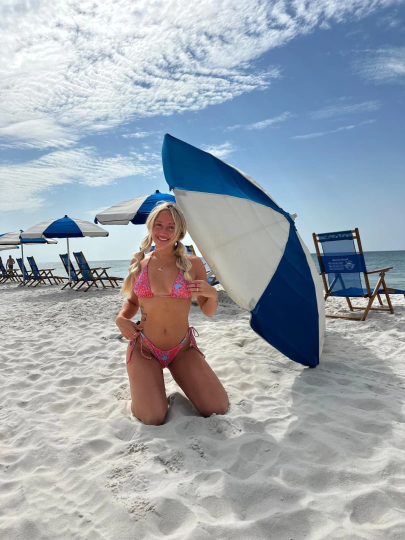 Didn t mind getting my cheeks sandy 