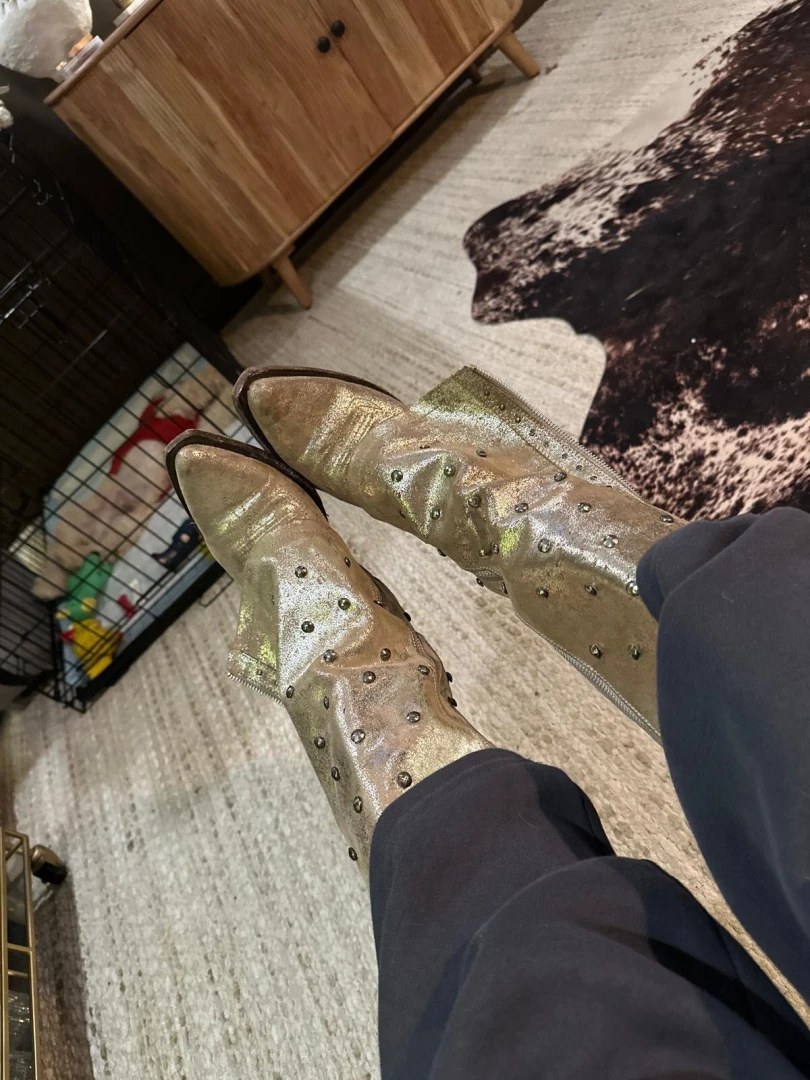 Need your opinion yall which boots are more me 