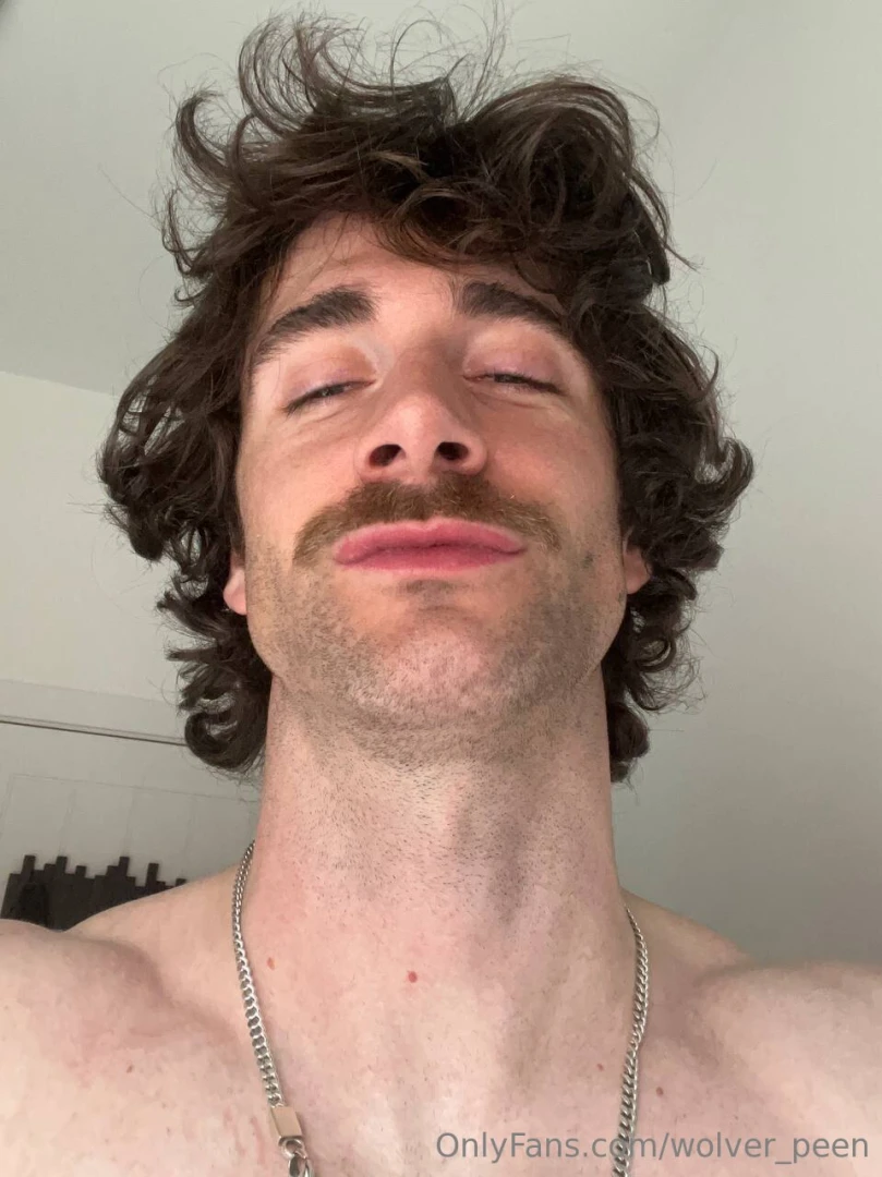 Feeling sleepy so come join me in bed 