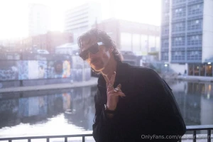 How about i take you to dinner this evening and then maybe you can dm