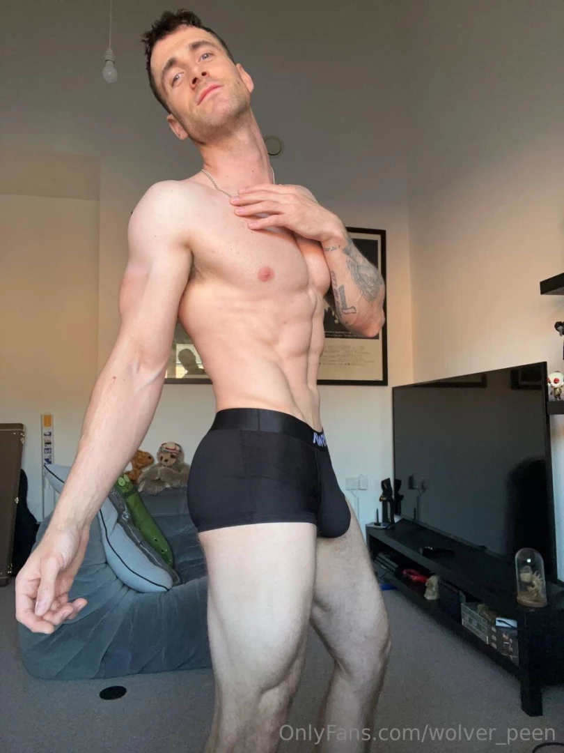 Which pants do you like more 