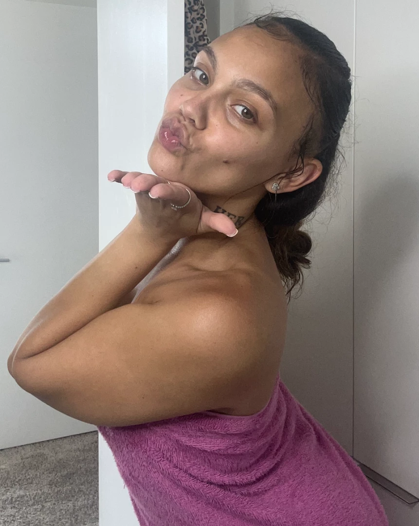 Kisses to everyone 
