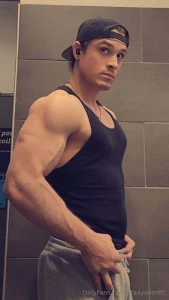 Getting back into the gym after a little time away feels great tell me