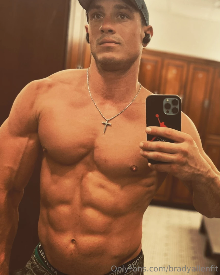 Gym pump has me feeling horny 