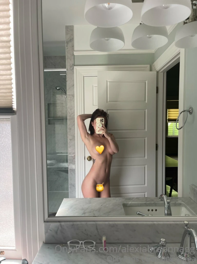 Lil titty flash for u because i missed u 