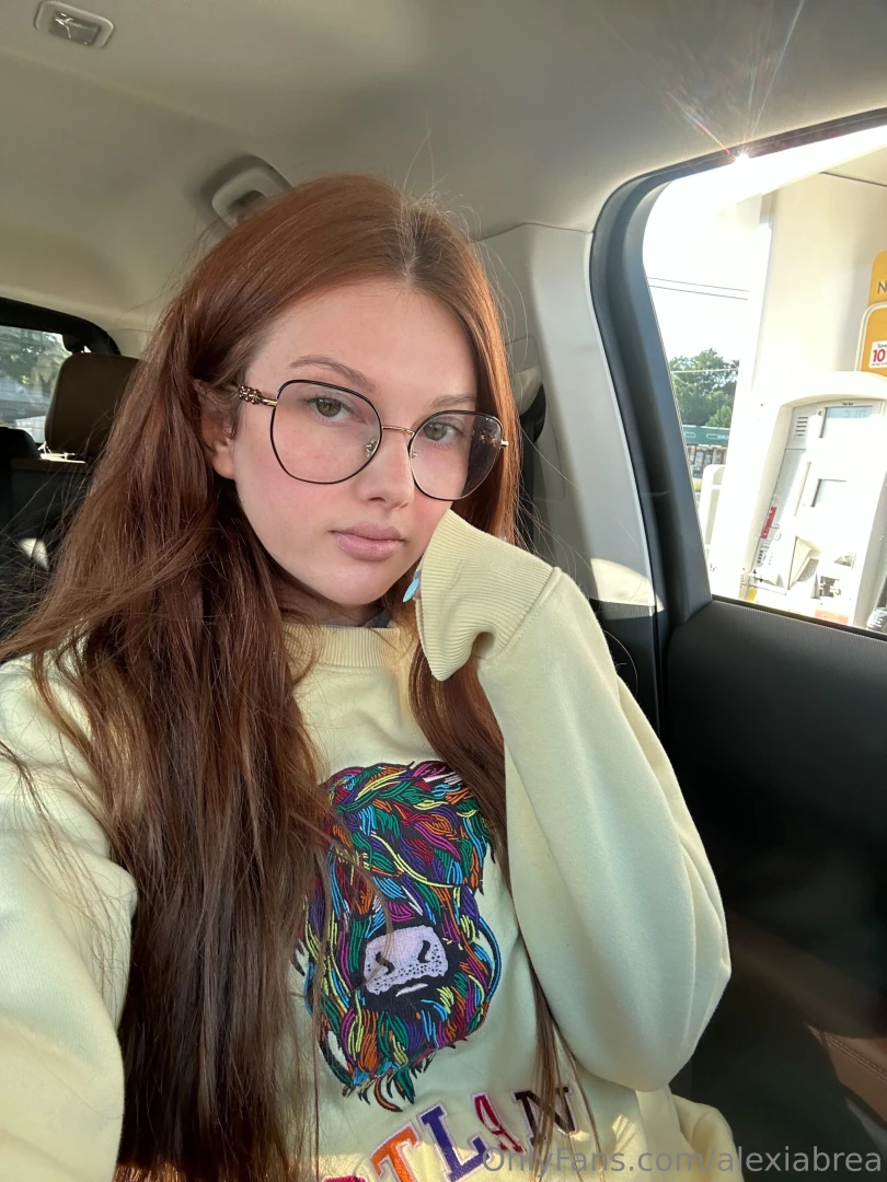 Me pretending to be innocent while thinking about sitting on ur face 