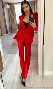 Men take notes for an evening walk with a woman like me you need more