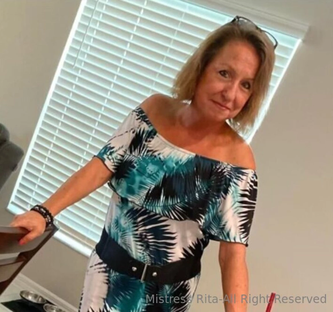 Subscribe whatcouldyouwantfromme i like wine and dick and pussy 