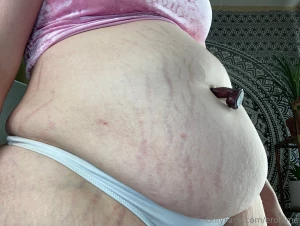 Hey cuties here s some cute belly button pics new video tomorrow part 8