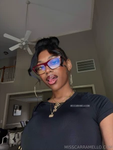 Happy titty tuesday swipe to pull up my shirt