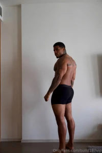 Ass dick or muscles make your vote tip me and tell me in dm when it s part 1