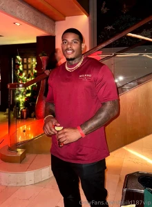 Look i m fully clothed now but just imagine if you were next to me