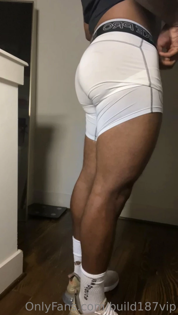 Doing a lot of squats lately as you can see 