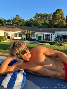 Follow zanderhodgson he ll be sending out content of us together