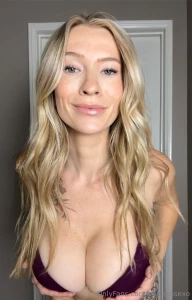 Caught in the moment and i m turning up the heat