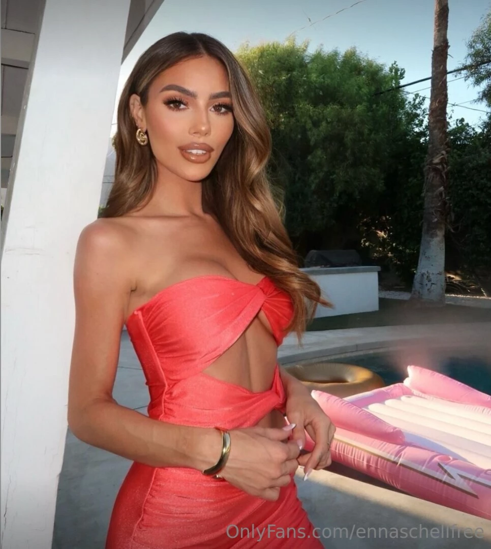 Going live on ennaschell at 7pm you better be subscribed over there 