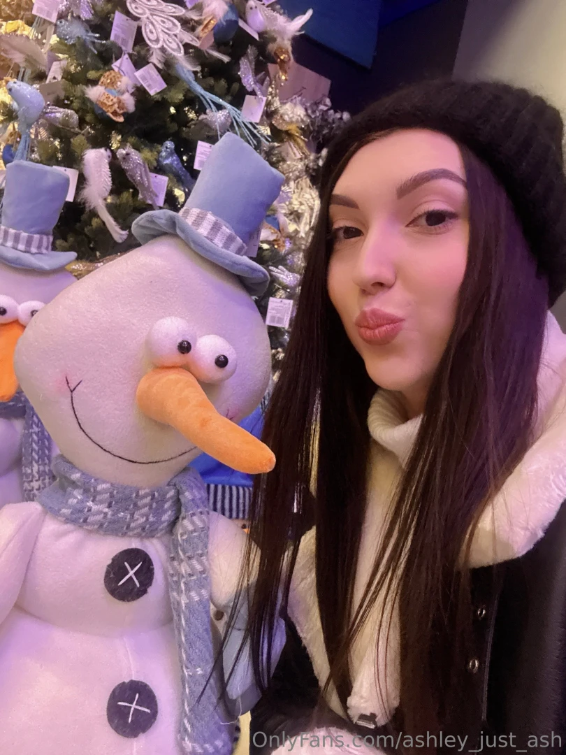 I have almost the same look as this snowman in the mornings 