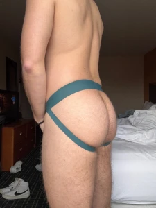 Bro do you like my hairy ass