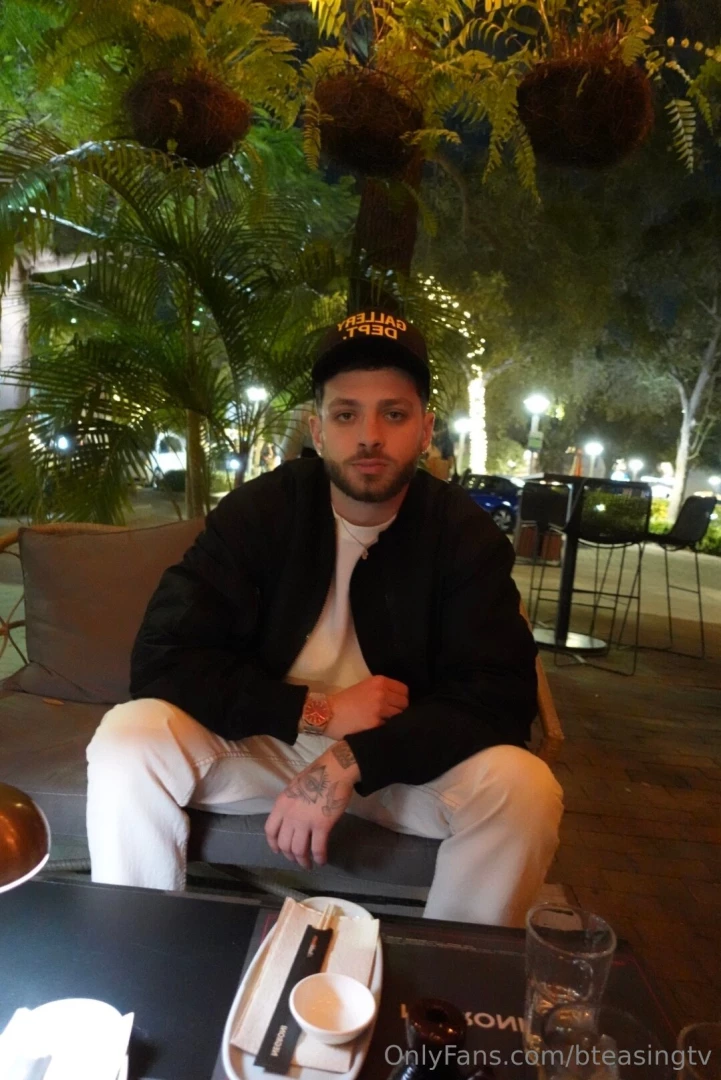 Hurry up and check in with ur owner 