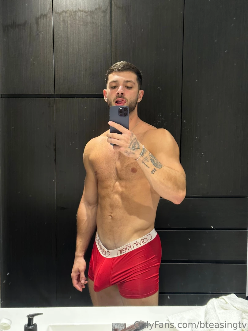 Hey baby thanks for subscribing to my free page get a closer look at 