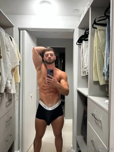 Get on ur knees bitch