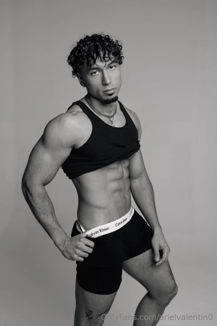 All i know is hustle mode always on that grind 