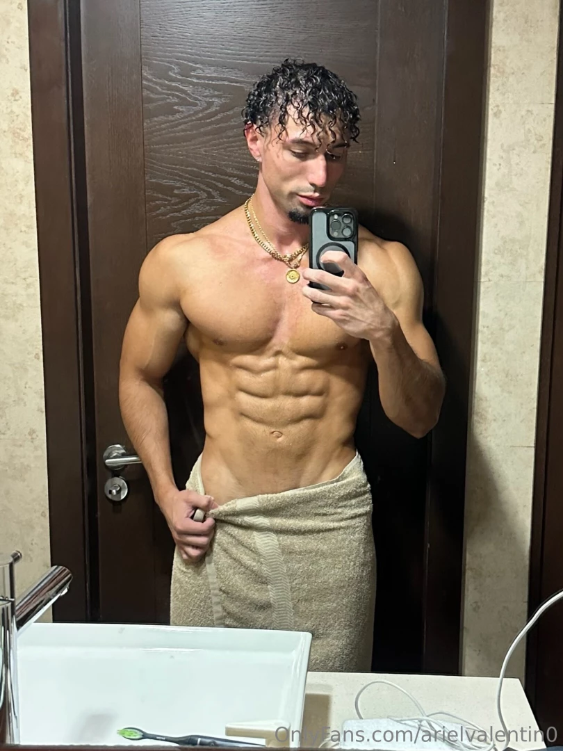 Can you guess what i do first when i get out of the shower guess right 