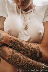 Mojadita como te gustan mi amor