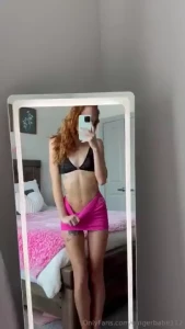 Look at that flat tummy