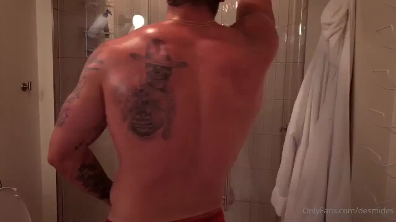 3 way massage in 4k quality multi angled with the hottest dudes 