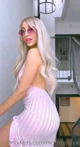 Hi barby i m going to the movies tonight who s with me part 1