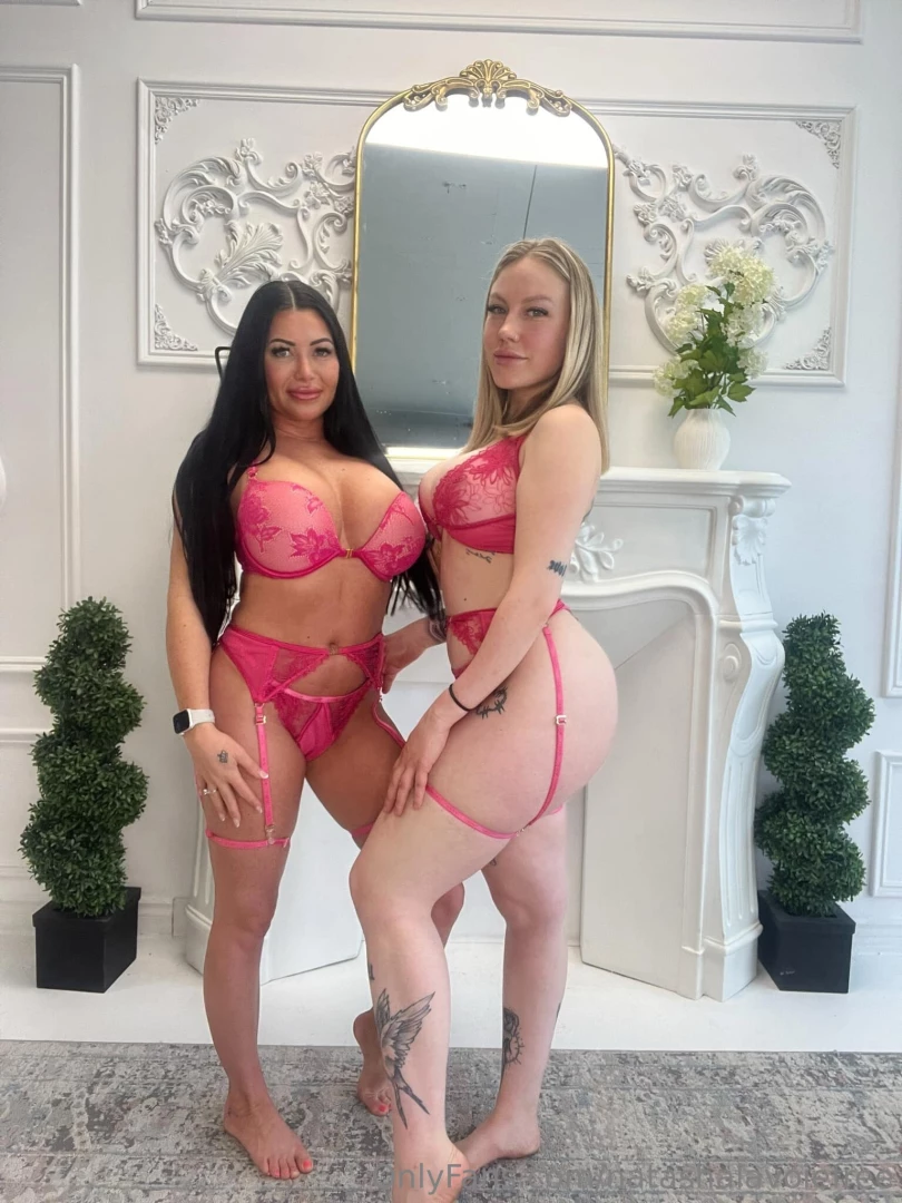 Tu trouve qu on fais un beau duo sm_modele_free 