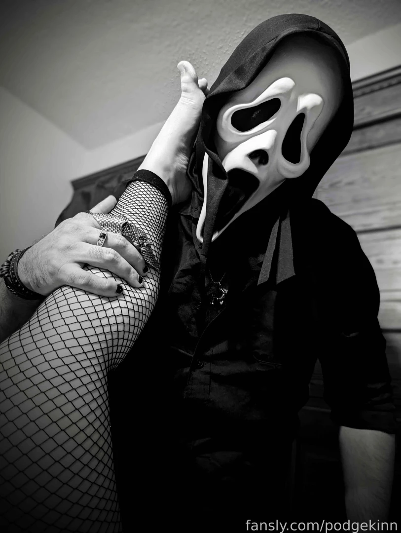 I feel so bad i couldn t stream today- so i ve made the ghostface set 