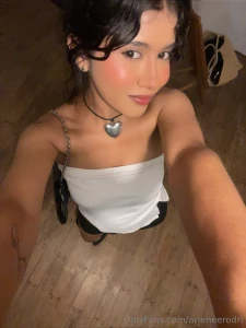 Happy new years to everyone sending out sexy bundles tonite if you tip part 1