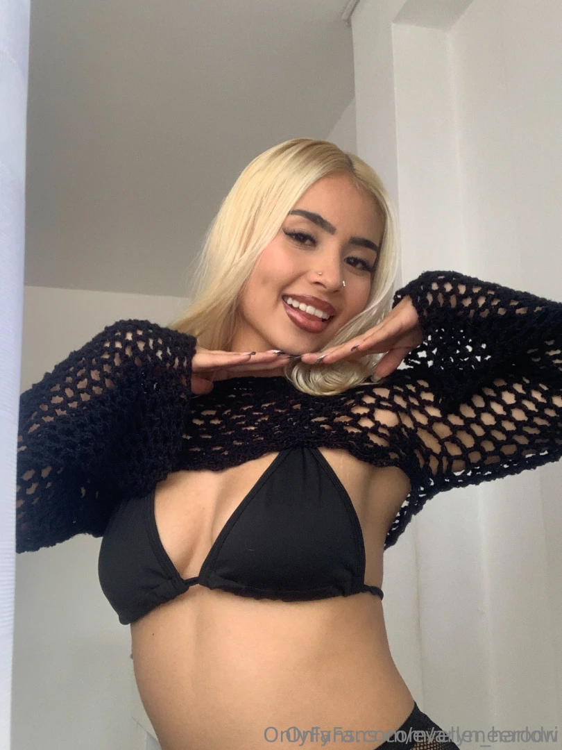 Evelyn_harlow is your ultimate escape bold stunning and deliciously part 2 