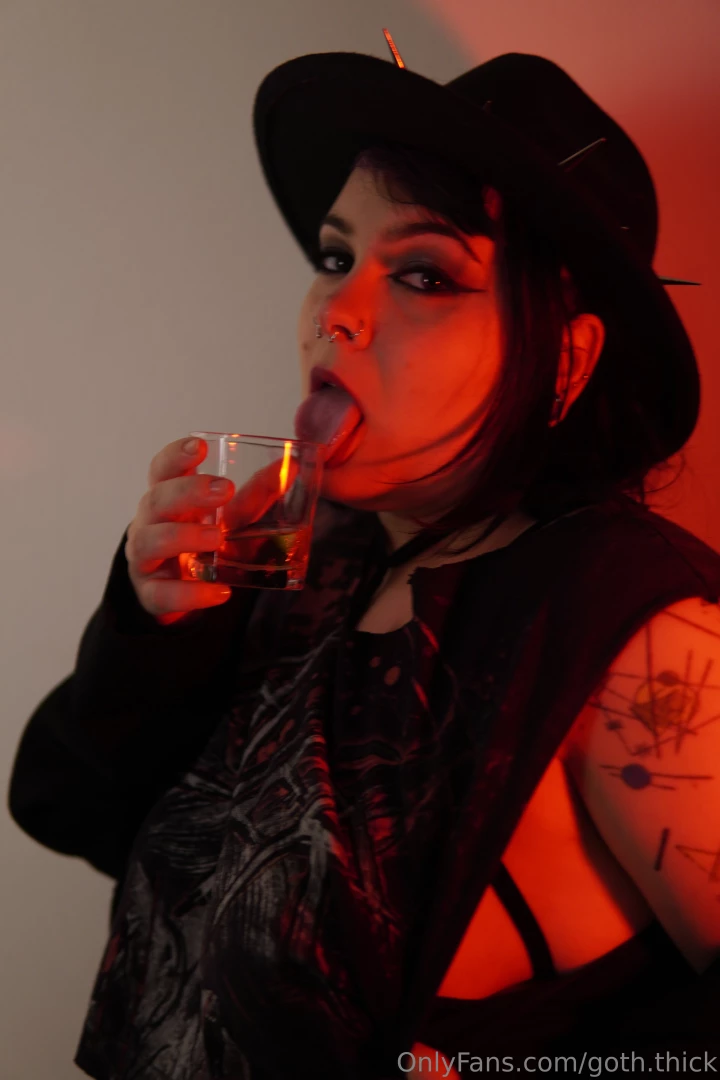 Teasing u while drinking is soooo fun 