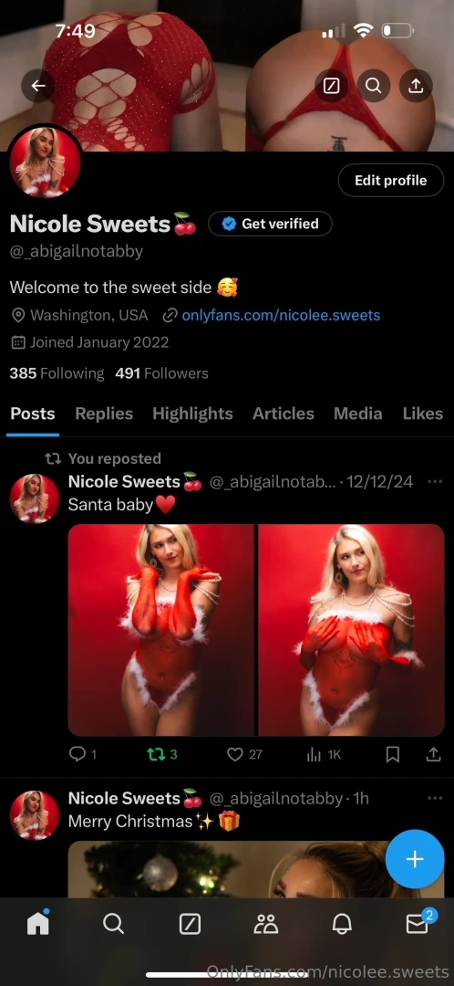 Follow my twitter dm me and get a free boobie pic 