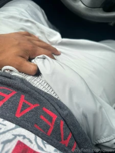 Fuckkk who can help me out in the car