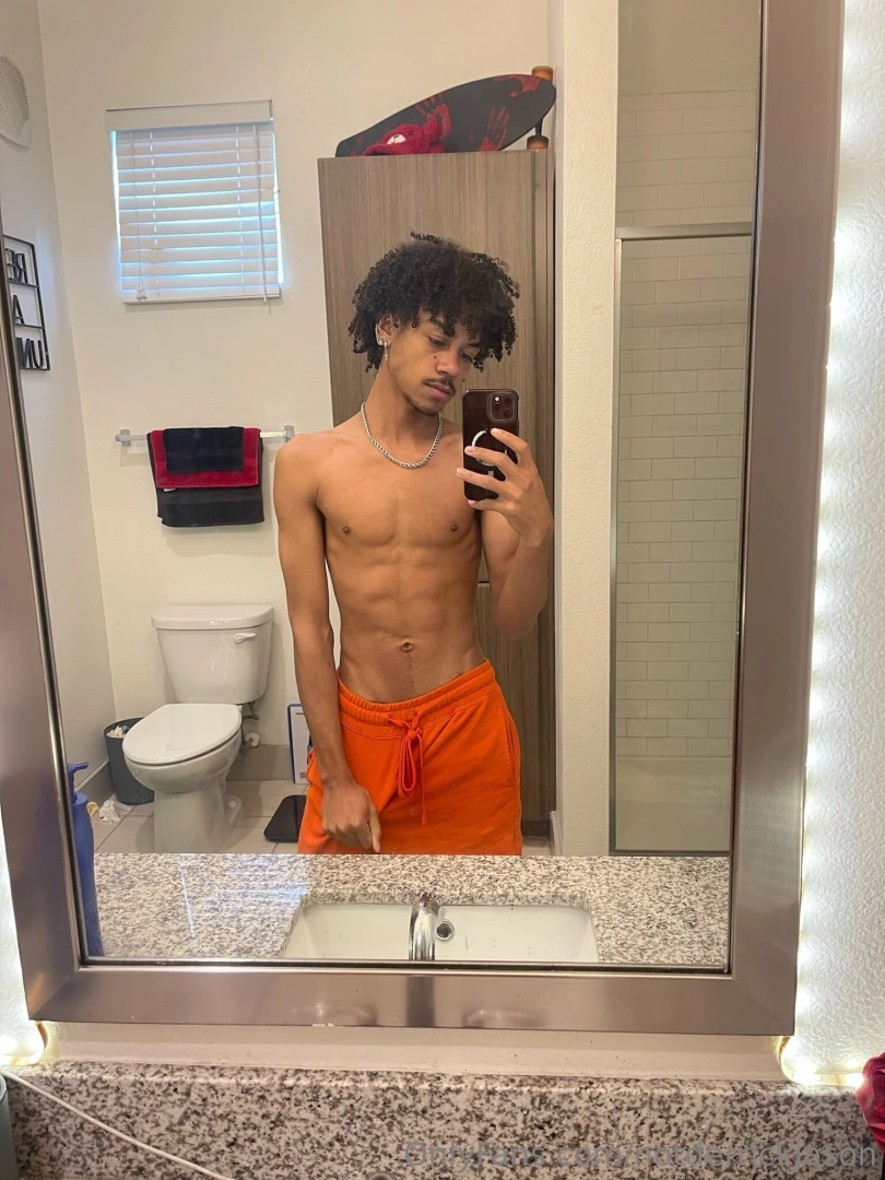 Who s got the best technique to suck this cock 