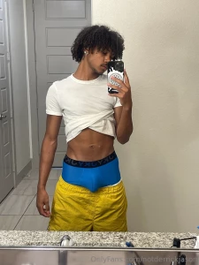 Anyone wanna watch me play with my dick right now