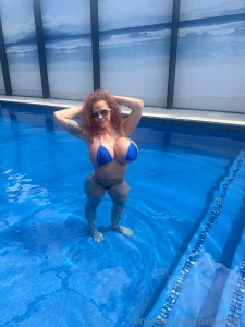 If you re reading this yes i saw you stare