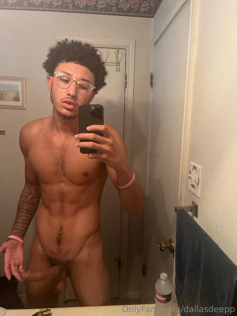 Hit me up in my dm s i ll be waitin for y all 