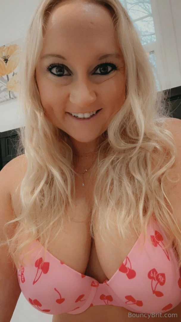 bouncybritney1 - Cum check out my no ptv vip page for daily nudes videos and much more 