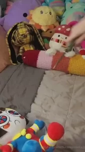 Ponmi goes on a wacking adventure with the resident trans-npc she gets