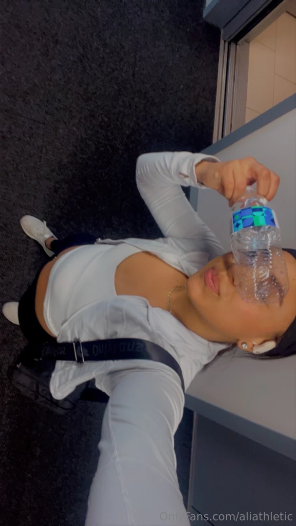 Come with me to the gym babe 