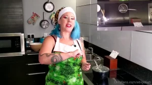 Just like mom made gingerbread men as always dm me for the recipe part 1