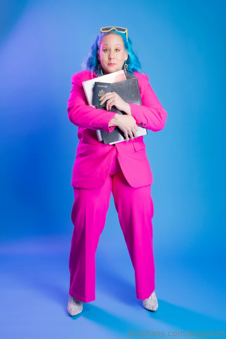 Hey my one and only fans i want to do live streams that work for you 